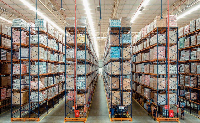Armazém Mateus equipped its Davinópolis (Brazil) distribution centre with pallet racks by Mecalux