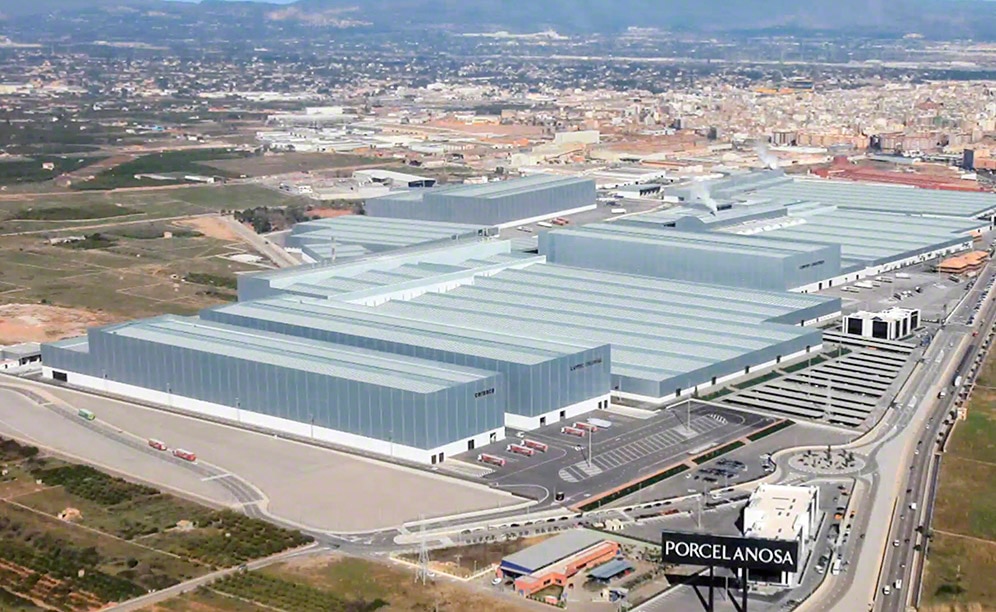 Porcelanosa Group, the ceramic tile manufacturer, incorporated the latest technology into its five logistics centres