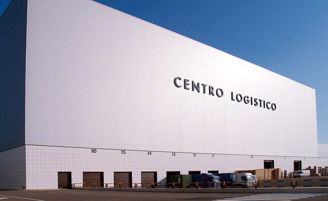 All the logistics centres have a space set aside for expansion and the handling equipment is arranged to be gradually modified, all without halting operations