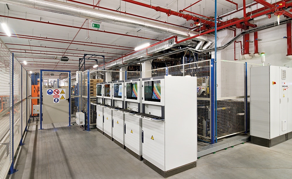 Easy Mecalux WMS is the core of the system, which organises all the functions that are performed, including receiving, allocating locations and storage of pallets by turnover, extraction, picking and final issuing Easy Mecalux WMS is the core of the system, which organises all the functions that are performed, including receiving, allocating locations and storage of pallets by turnover, extraction, picking and final issuing