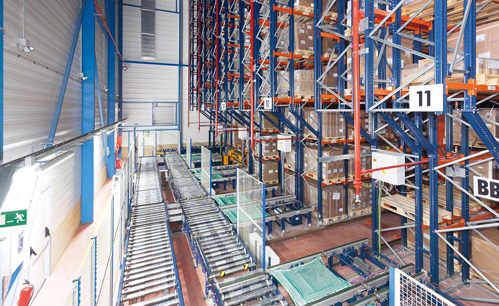 The warehouse, now fully automated and with a storage capacity for more than 19,000 pallets, has significantly improved the productivity of the company