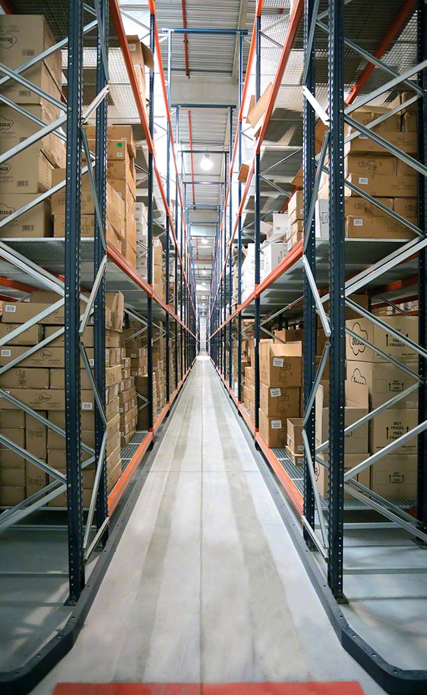 The pallet racks are 40.5 m long