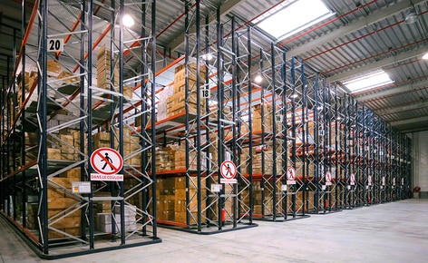 Mecalux equipped the warehouse with pallet racks, noted for their versatility in adapting to a wide variety of SKUs