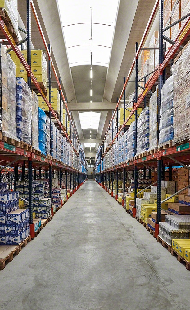 The direct access to all the products provides high flexibility when managing goods and preparing orders
