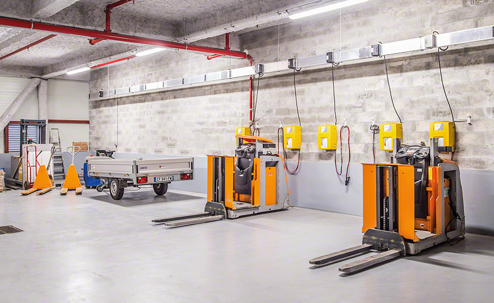Beside the dispatch area, there is a zone set aside for forklift battery charging