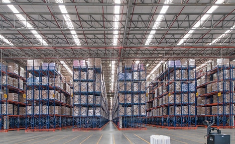 Storage capacity of more than 83,500 pallets in pallet racking at the distribution centre of the multinational Unilever in Brazil