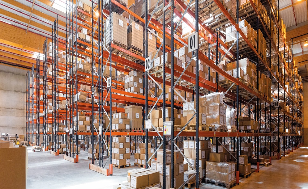 This area of the Gémo warehouse is made up of 10.1 m high pallet racks