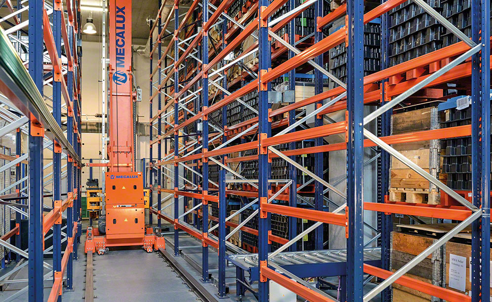 The automated warehouse of SMA Magnetics connected to production The automated warehouse of SMA Magnetics connected to production