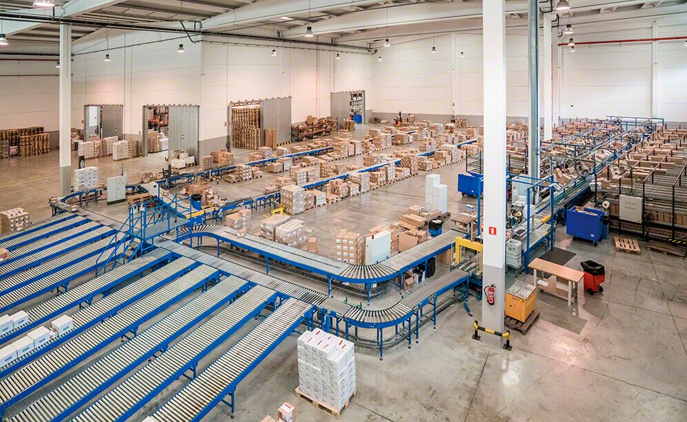The distribution of the logistics centre stands out for its optimal organisation of activities, and goods classified as per their characteristics