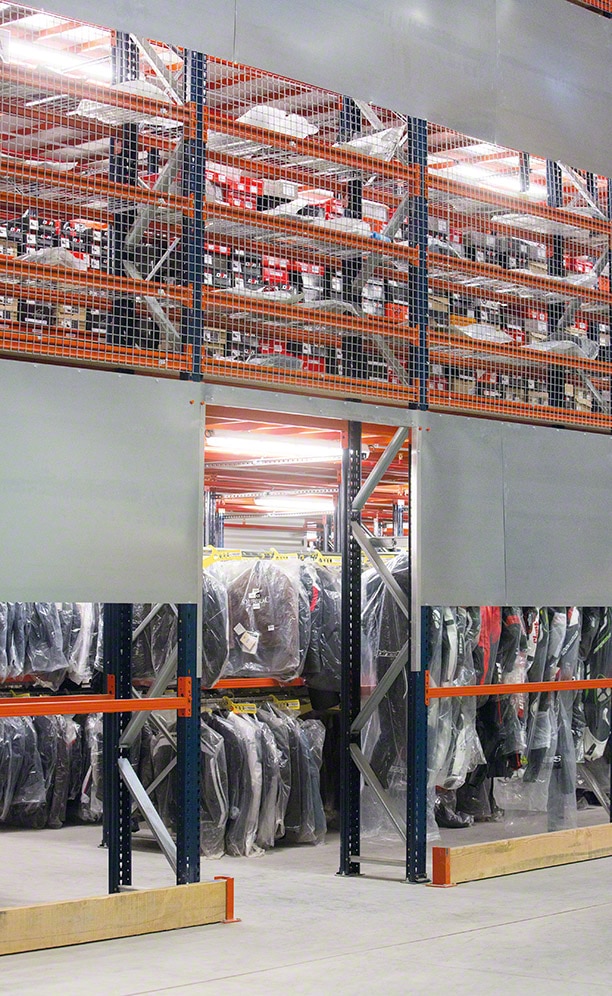 Shelf distribution varies level to level depending on the products housed in them, whether they are helmets, boots, shoes, accessories or jackets