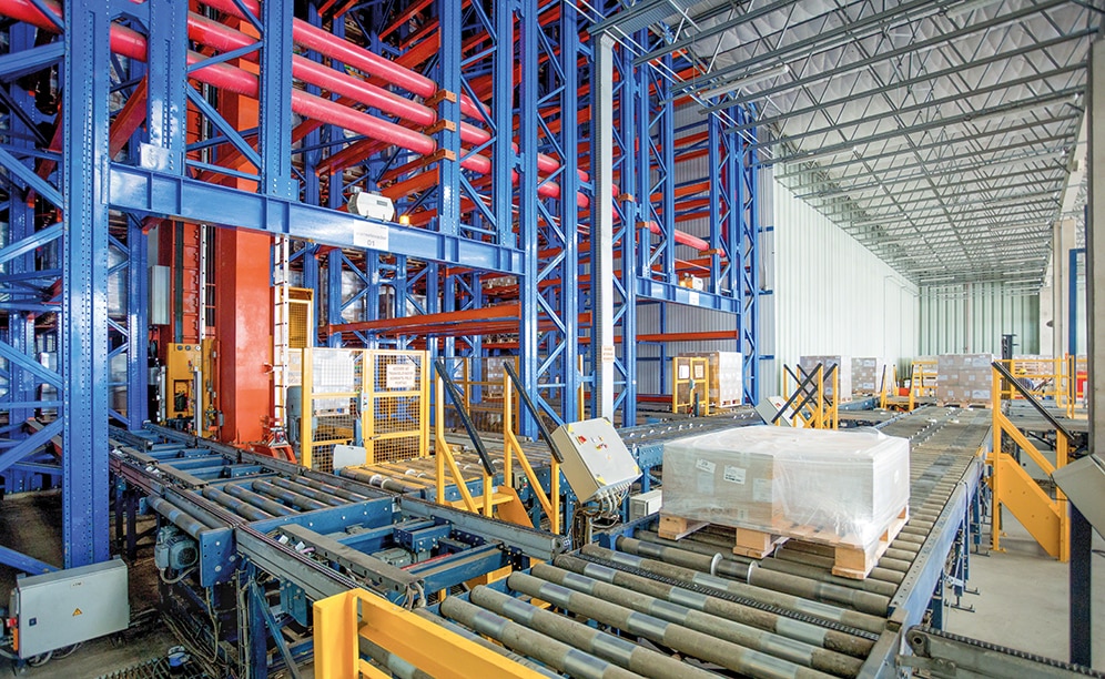 Mecalux designed and constructed an automated clad-rack warehouse for BASF
