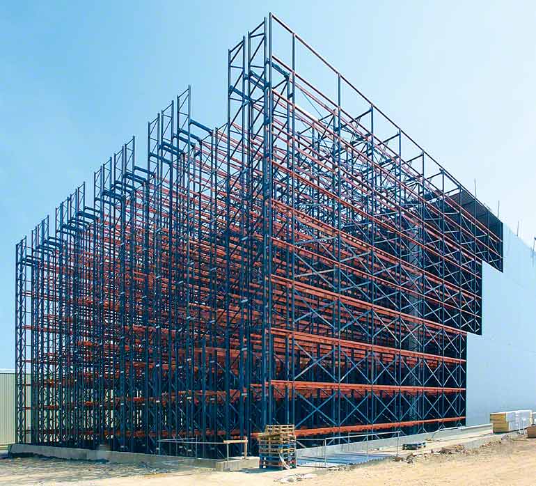 Advantages of a clad-rack warehouse