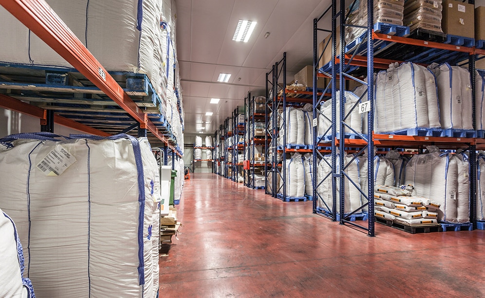 Raw material warehouse consists of cold storage where products are basically stored in ‘big bags’