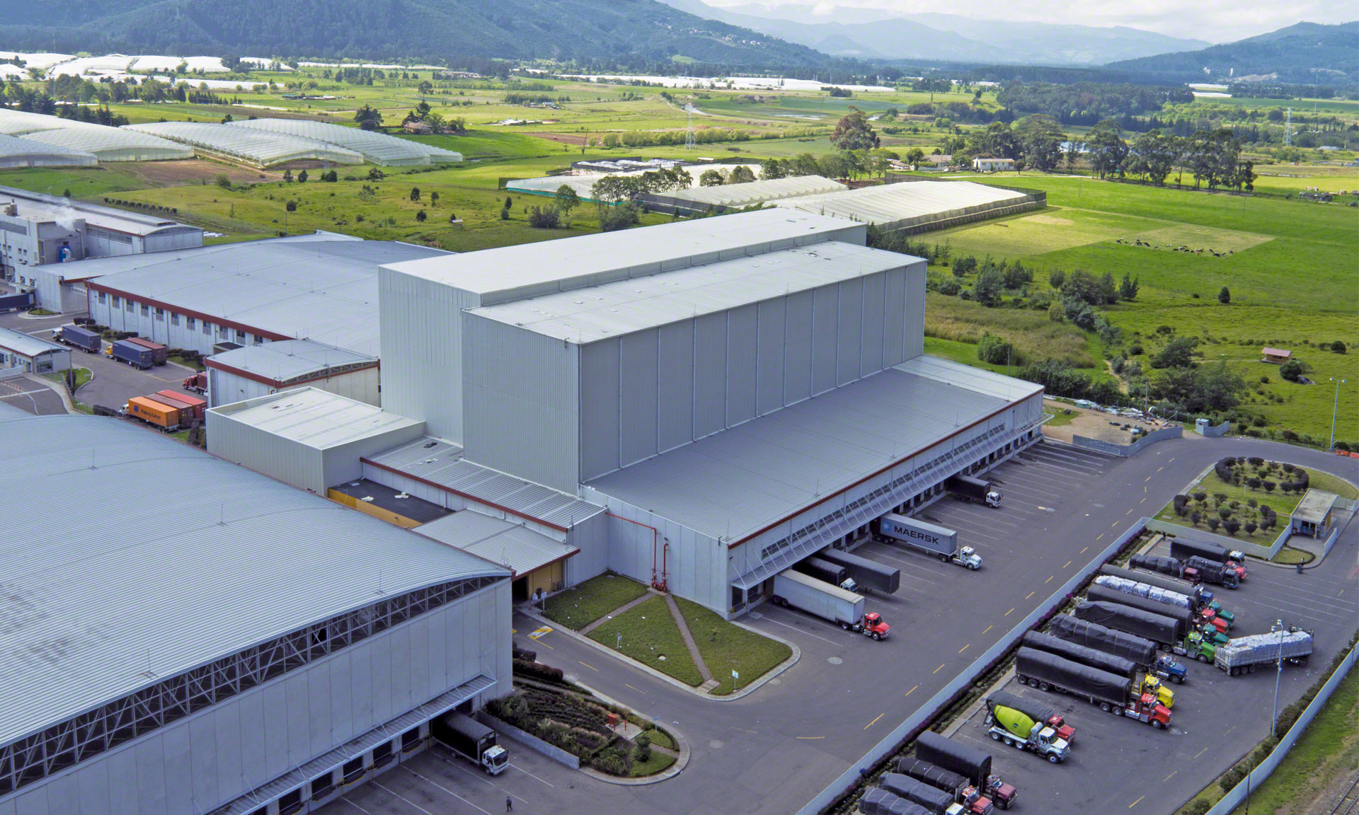 Grupo Familia has a 35 m high automated clad-rack warehouse capable of handling around 17,000 pallets