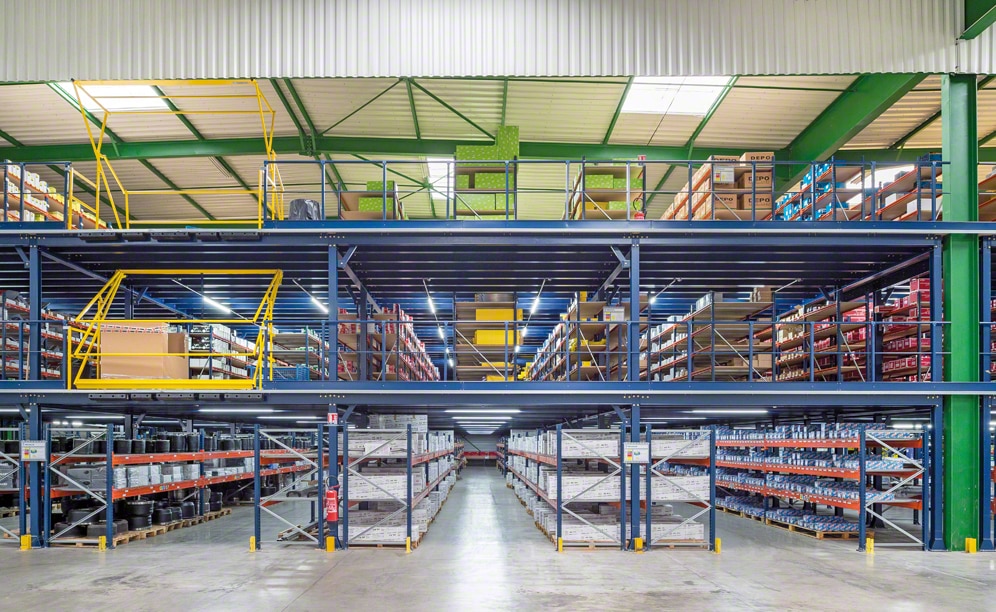 It was possible to increase storage capacity and triple the floor space through the construction of two raised floors
