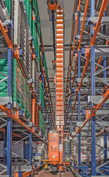 Stacker cranes automate pallet storage and retrieval, increasing productivity, reducing workload and eliminating errors