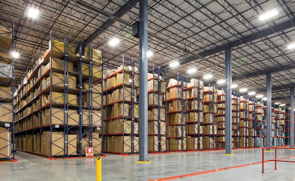 The benefit of pallet racking is the unlimited storage options for goods The benefit of pallet racking is the unlimited storage options for goods
