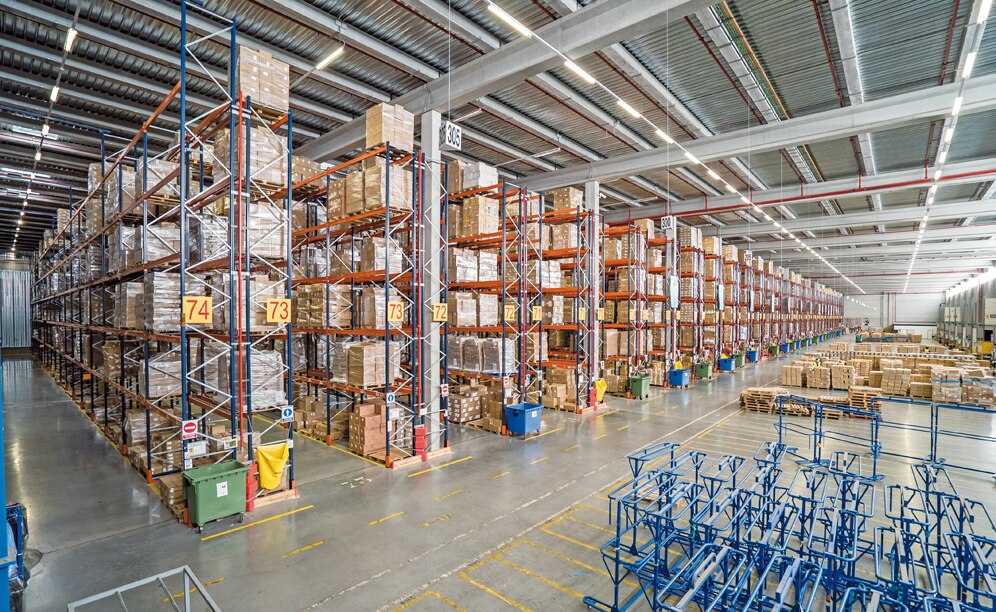 DHL warehouse equipped with conventional pallet racking is able to store more than 90,000 pallets