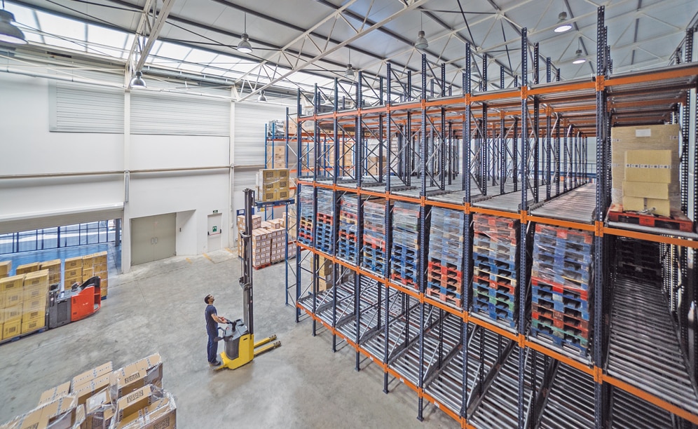 A block of 36 live rack channels has been installed with a storage capacity of 324 pallets