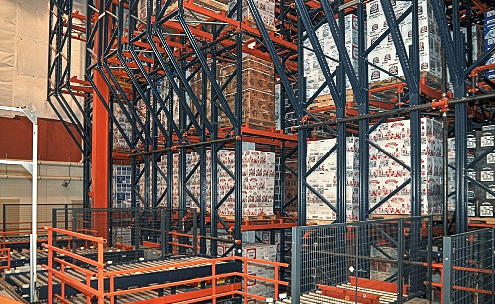 The ISLD team decided to improve their storage capacity for palletized products by building upwards instead of expanding outward, installing the Interlake Mecalux automated pallet racking The ISLD team decided to improve their storage capacity for palletized products by building upwards instead of expanding outward, installing the Interlake Mecalux automated pallet racking