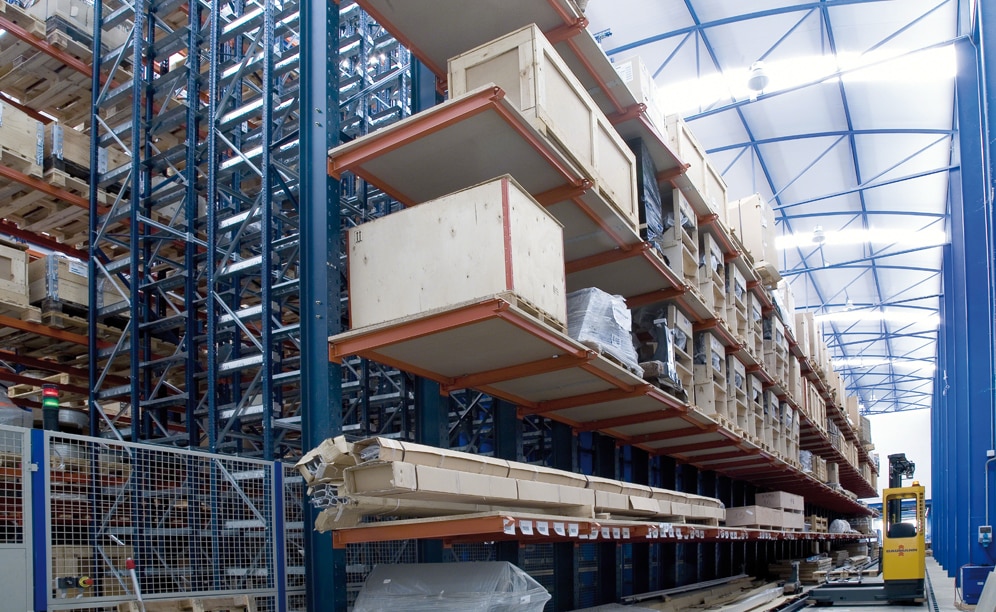Cantilever racking serves to accommodate over-sized goods that cannot be deposited on pallets without overflowing the load
